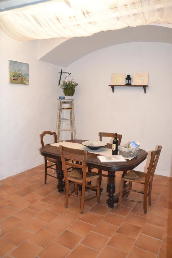 St Jean Du Gard : Spacious Apartment With Use Of Pool Saint-Jean-du-Gard Kültér fotó