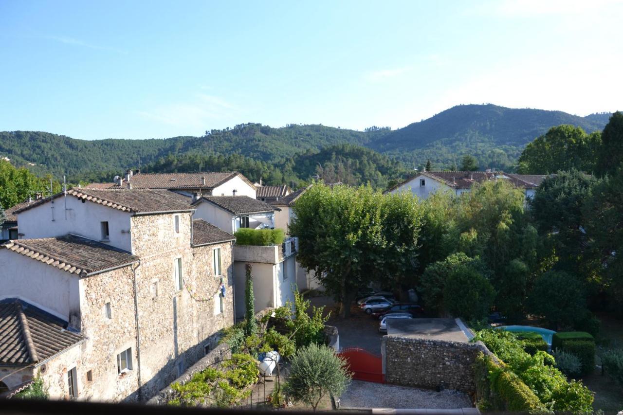 St Jean Du Gard : Spacious Apartment With Use Of Pool Saint-Jean-du-Gard Kültér fotó