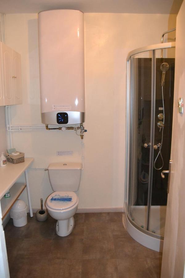 St Jean Du Gard : Spacious Apartment With Use Of Pool Saint-Jean-du-Gard Kültér fotó